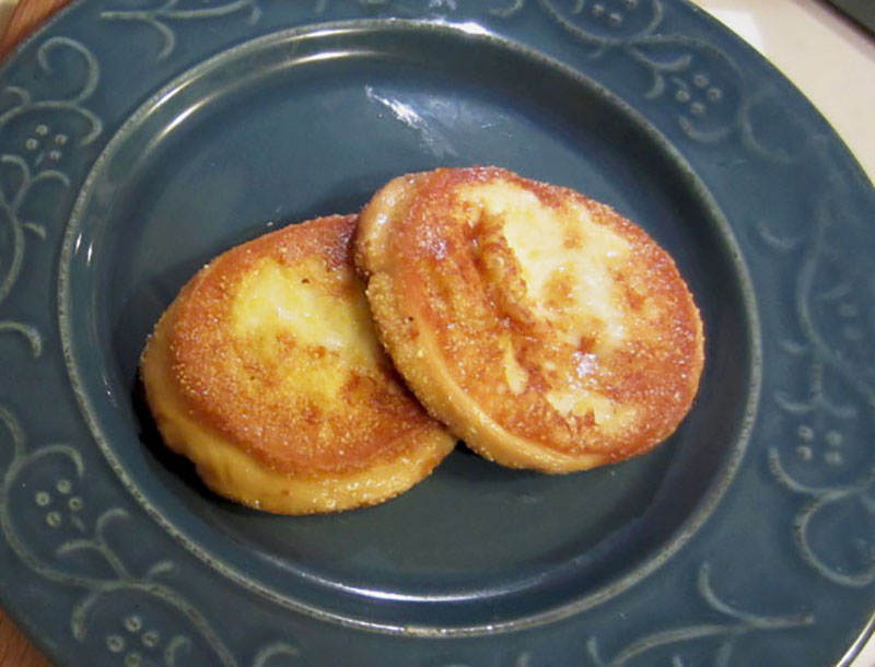 薫製モッツァレラチーズの鉄板焼き　1,000円