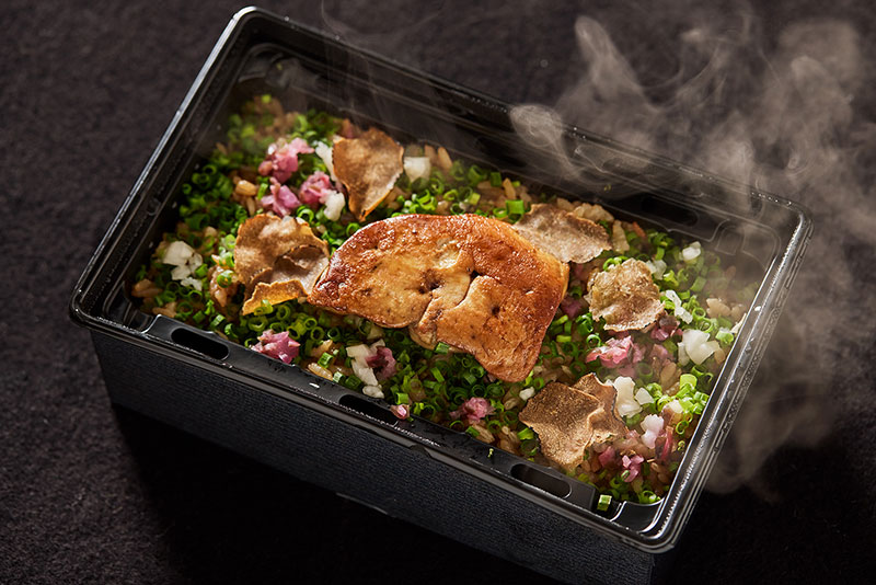 フォアグラとトリュフの石焼ビビンバ風のお弁当　2,500円